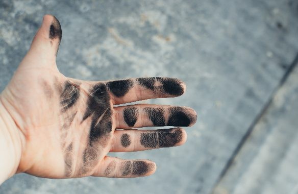 🔥 Pourquoi votre poêle à granulés s’encrasse vite ? Causes et solutions (guide complet)